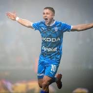 Filip Lehký z Mladé Boleslavi se raduje z rozhodující proměněné penalty v penaltovém rozstřelu a postupu svého týmu do semifinále.