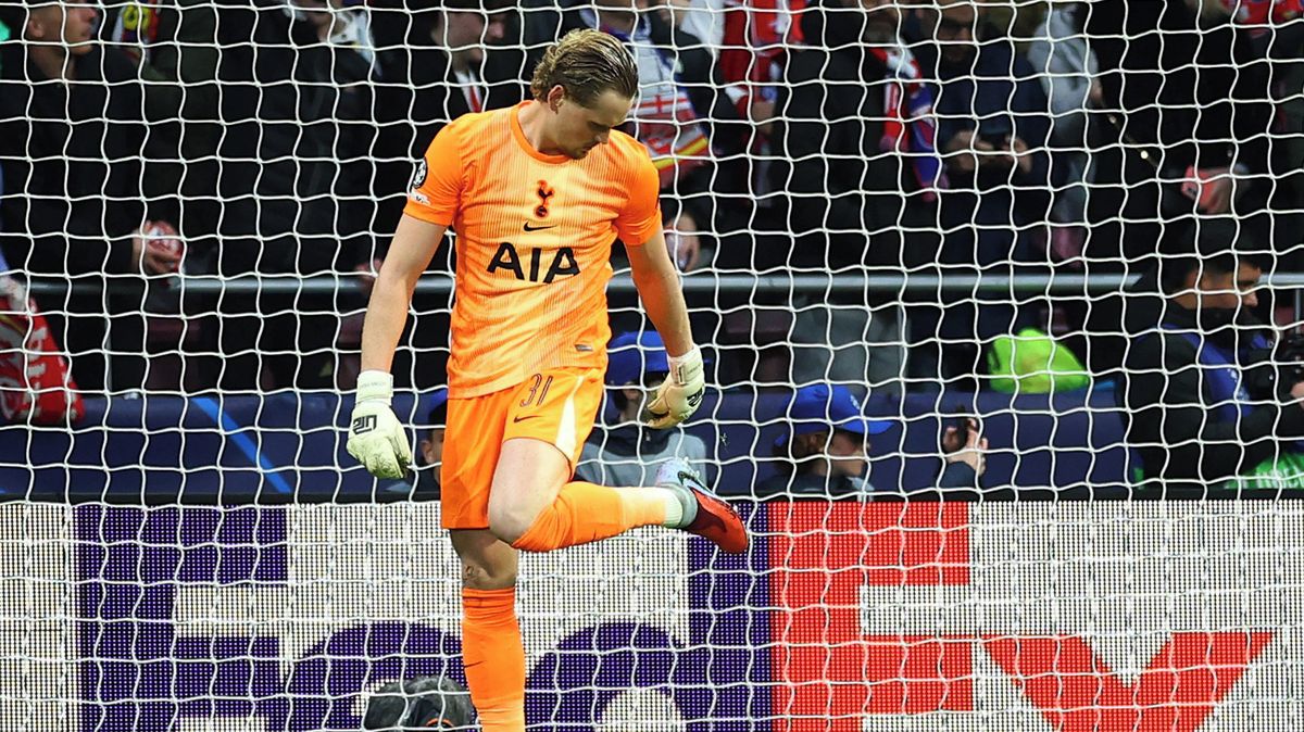 Brutální střídání, ponížený Kinský. Musel jsem zachránit jeho i tým, hlesl trenér