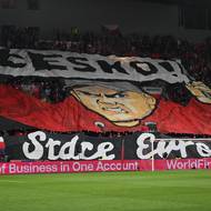 Choreo na severní tribuně v Edenu.