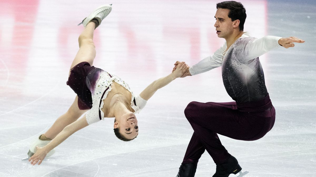 Český pár šplhá vzhůru. Maminka porušila rituál, sestra plakala už u vstupu