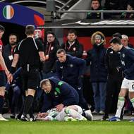 Strach v závěru prodloužení Sammiemu Szmodisovi pomáhala irská lavička.