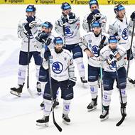 Zklamaní hokejisté Plzně po vyřazení se Spartou