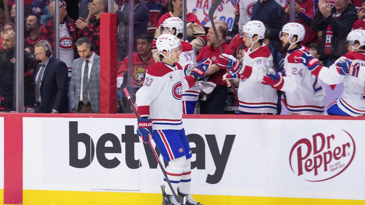 Čeští gólmani Dobeš a Vladař sledovali výhry svých týmů v NHL jen ze střídačky