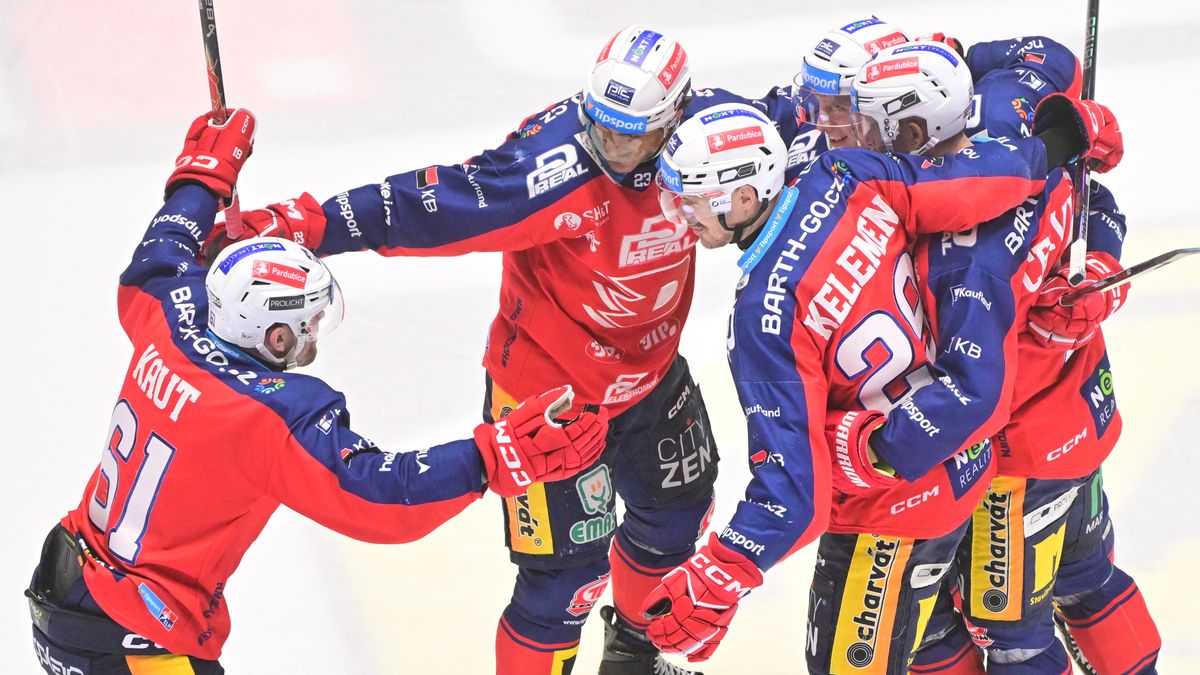 HOKEJ ONLINE: Videomomenty. Pardubice v závěru demolují Kometu