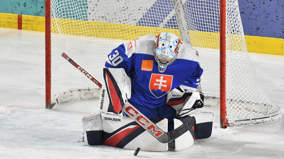 Slovenský hokejový brankář předvedl v zámoří parádní trefu