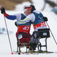 Gratulace od Argentince Nicolase Limy na konci 20kilometrového závodu.