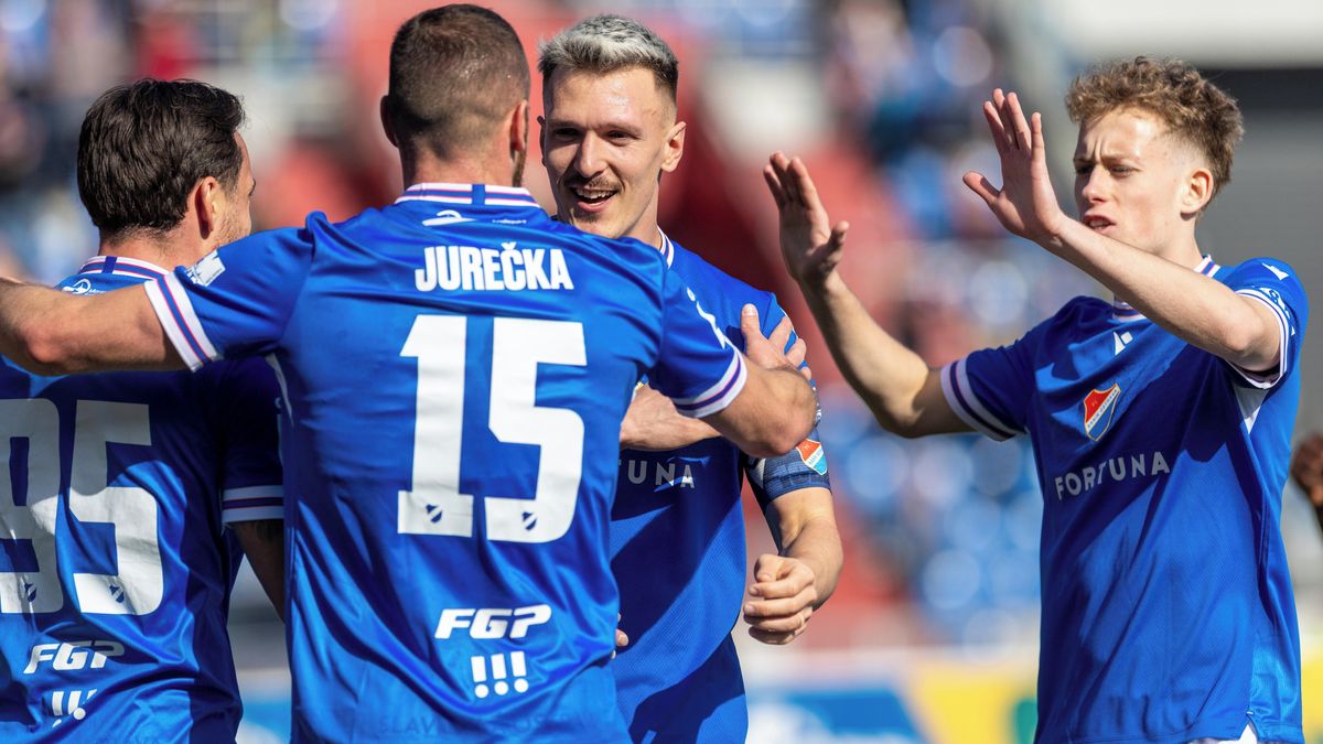 Baník zajíždí do Hradce Králové. Večer Zlín vyzve Slavii