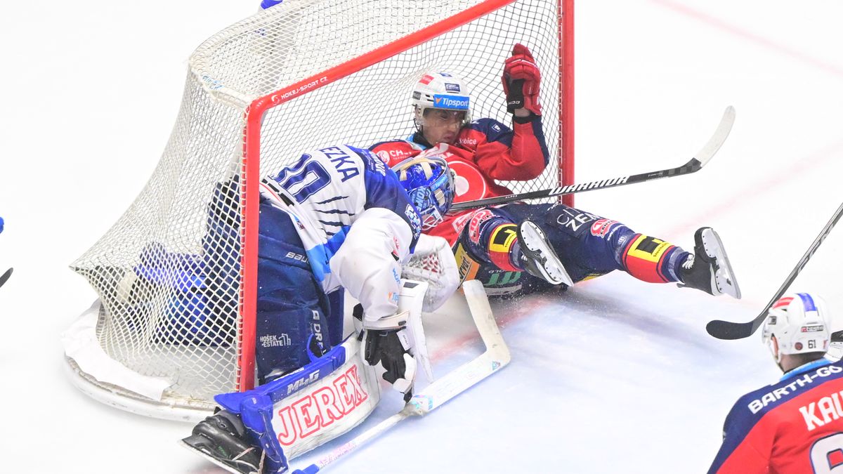 Videomomenty. Série Komety s Pardubicemi se stěhuje do Brna, Dynamo může získat mečbol