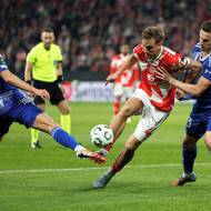 Peter Baráth dostal červenou kartu. 