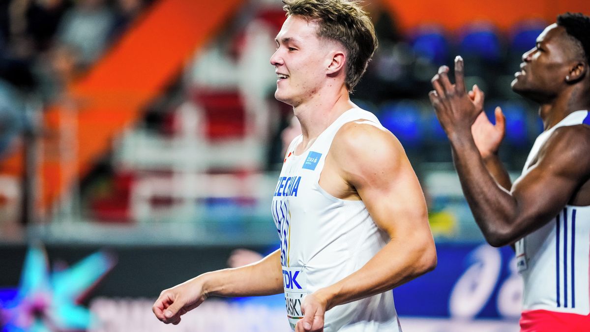 Rychlý start halového mistrovství světa. Češi zaběhli letošní maxima, Stráský drží páté místo