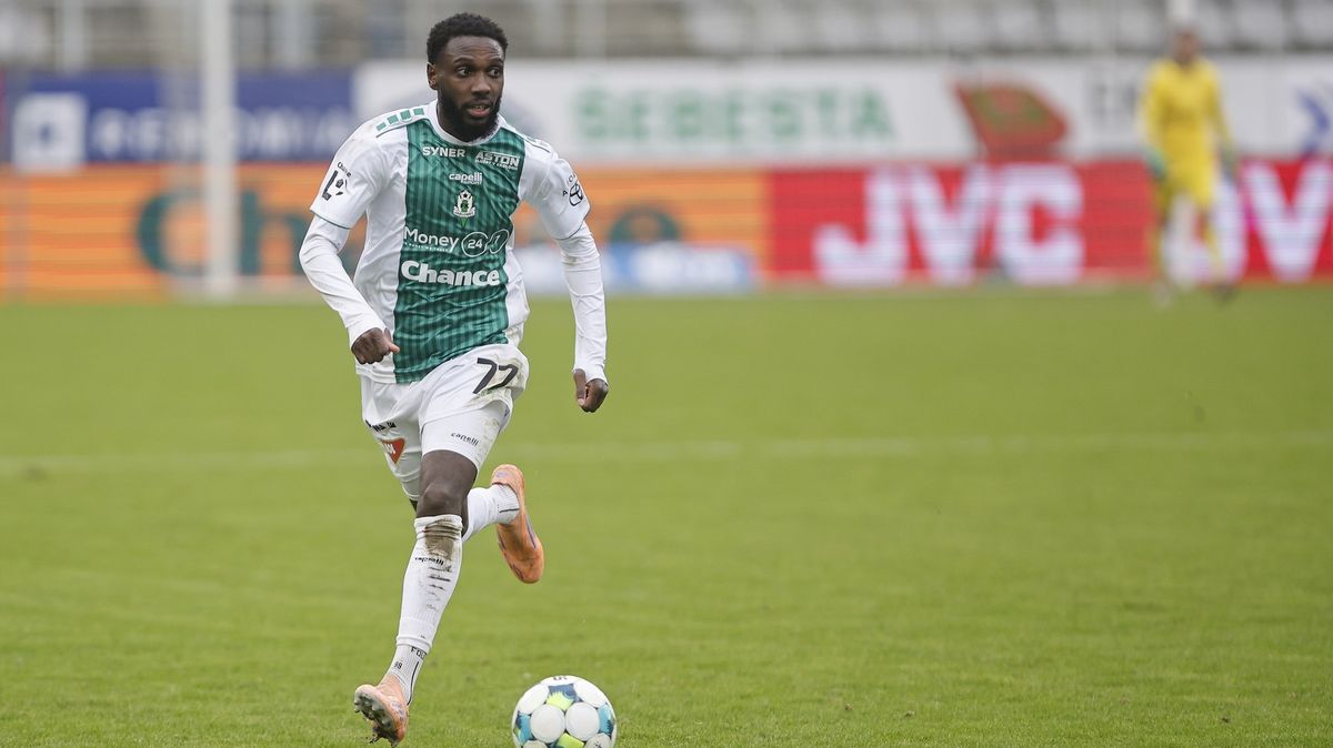 Alégué si pět zápasů nezahraje