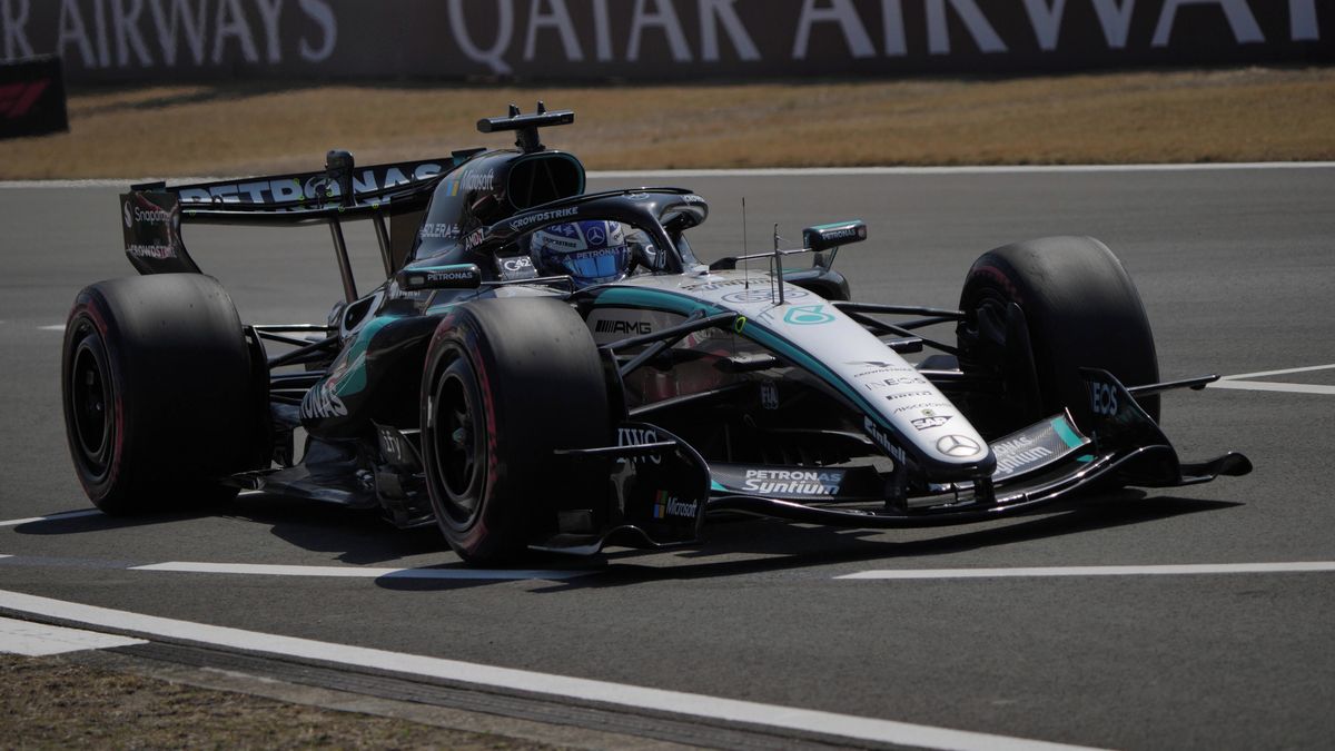 Dominance Mercedesu pokračuje. Sprintovou kvalifikaci vyhrál Russell