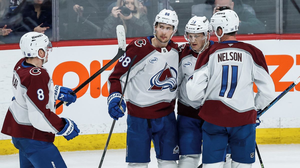 Nečas režíroval výhru Colorada, v brance Anaheimu zářil Dostál