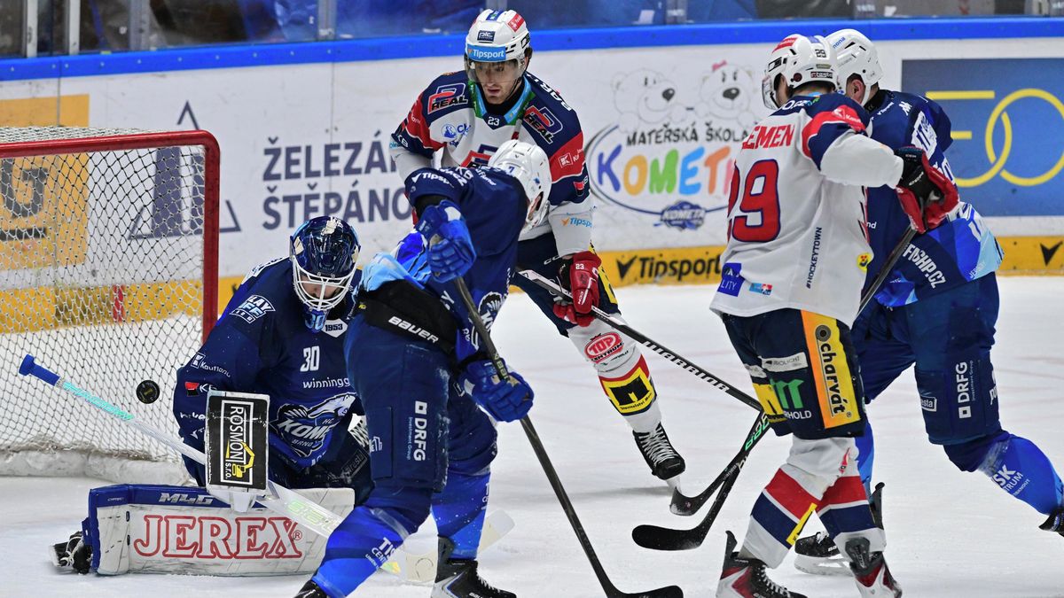 Kometa zdecimovaná absencemi je krok od netypického vyřazení. Vymstila se neefektivita, řekl kouč