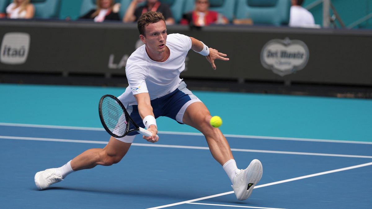 TENIS ONLINE: První set vrcholí! Lehečka se v největším finále kariéry nevzdává 