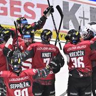 Radost hokejistů Sparty po postupu do semifinále