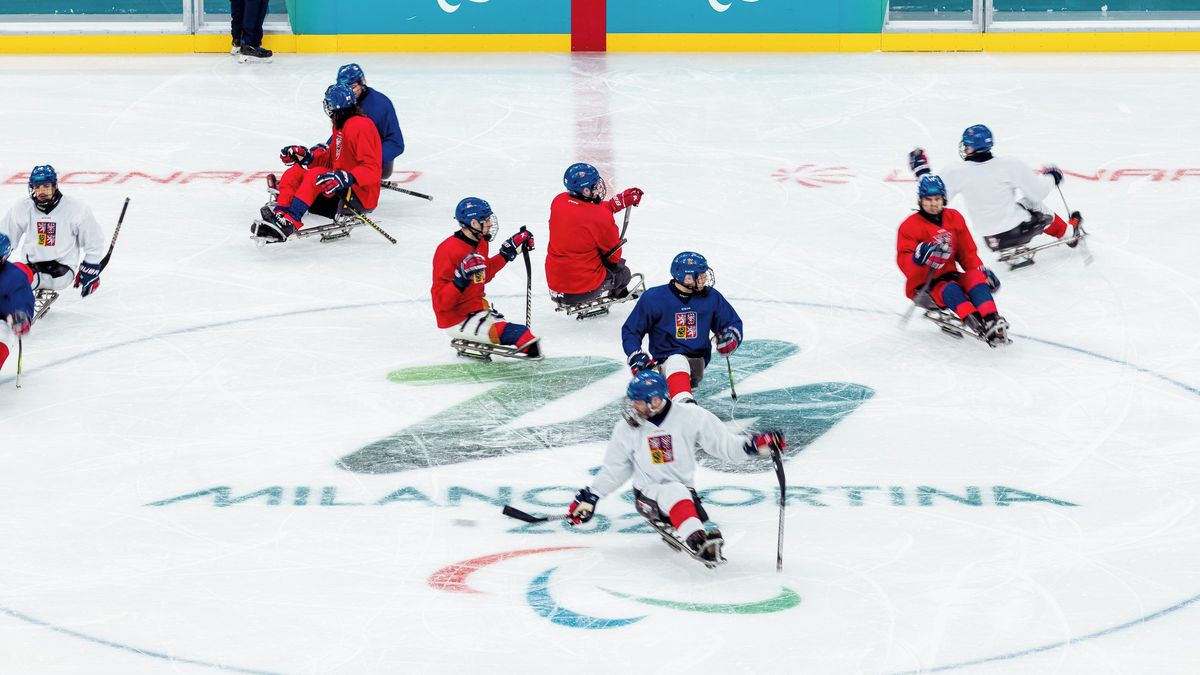 Led v milánské aréně se řeší i na paralympiádě. Je hodně zvláštní, shodují se Češi