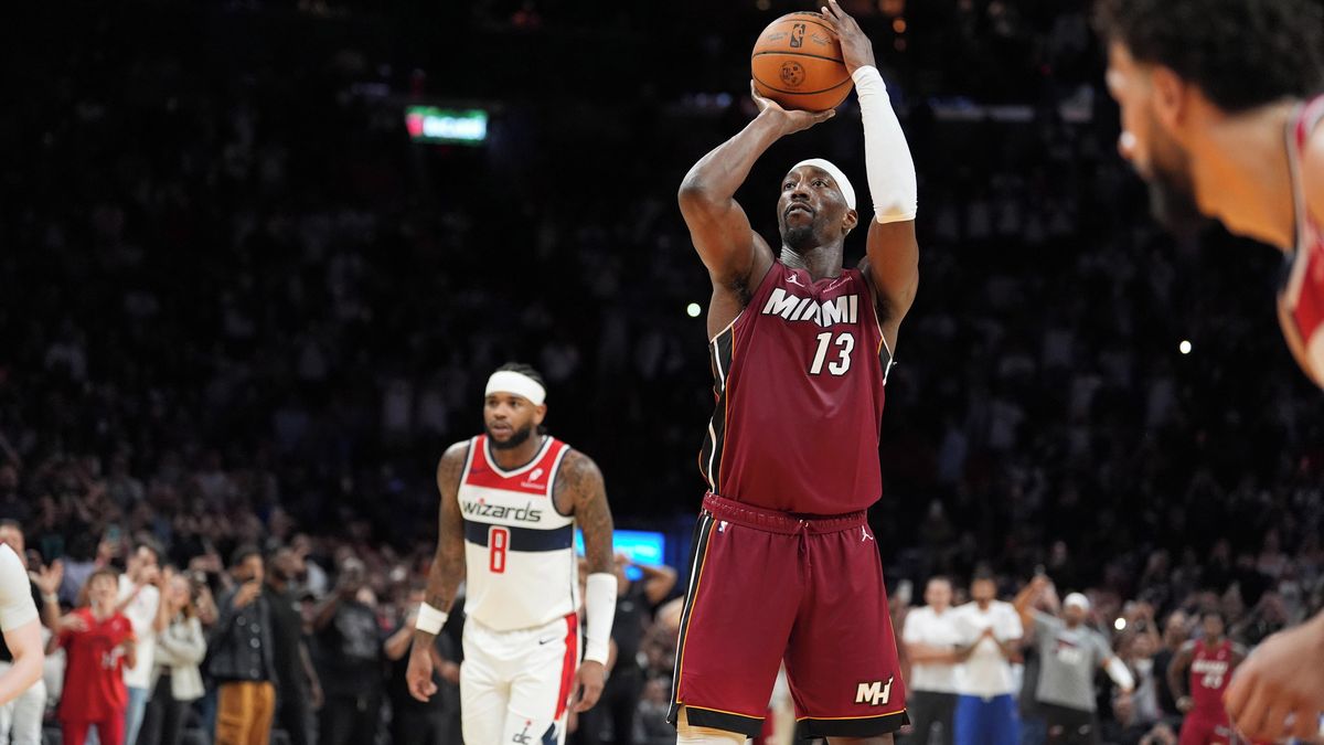 Neuvěřitelný výkon. Adebayo z Miami zaznamenal druhý nejvyšší počet bodů za zápas v historii NBA