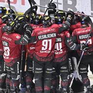 Radost hokejistů Sparty po postupu do semifinále