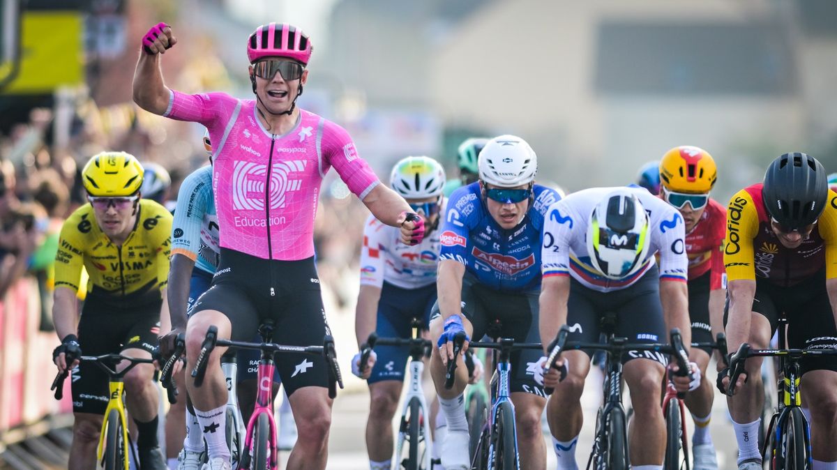 První etapu závodu Paříž-Nice ovládl Američan Lamperti. Vacek měl stejný čas