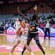 Emma Čechová strávila na palubovce přes 20 minut. 