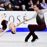 Čeští krasobruslaři Anna Valesiová a Martin Bidař ve spirále smrti