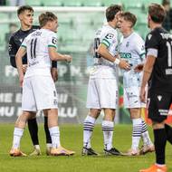 Radost karvinských fotbalistů po postupu 