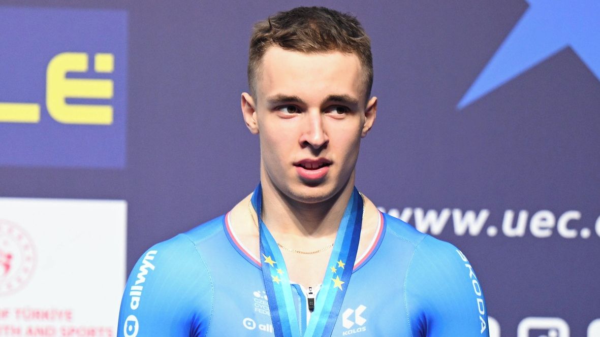 Čeští dráhaři vybojovali na úvod SP v Perthu stříbro v týmovém sprintu