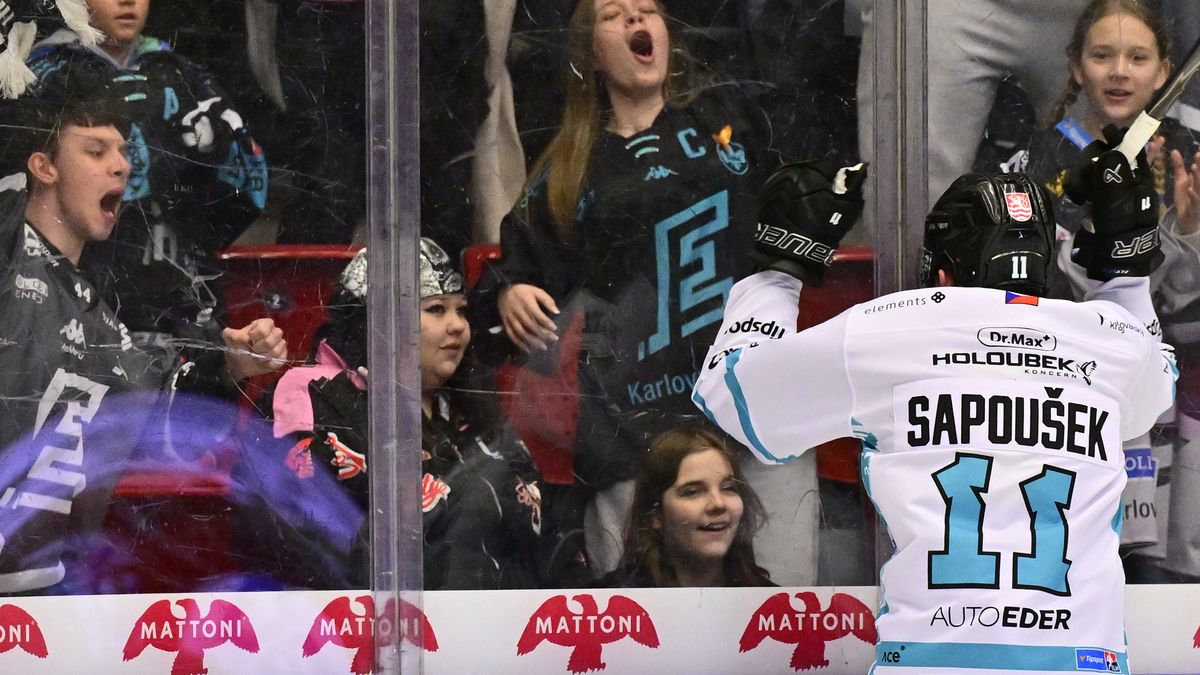 HOKEJ ONLINE: Videomomenty. Sapoušek v přesilovce zvyšuje náskok Karlových Varů
