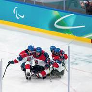 Čeští parahokejisté se radují po trefě veterána Zdeňka Hábla