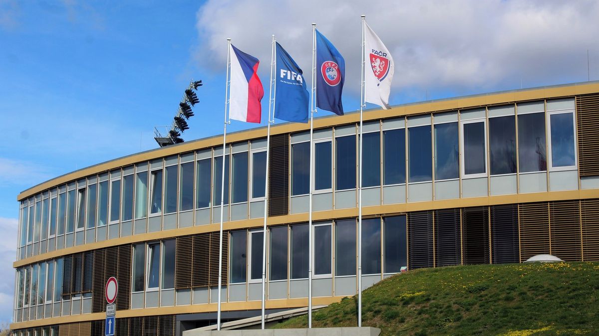 Obří průšvih pro český fotbal. Policie zatýká, řeší se korupční skandál