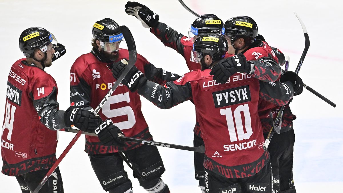 HOKEJ ONLINE: Videomomenty. Sparta v Plzni srovnává