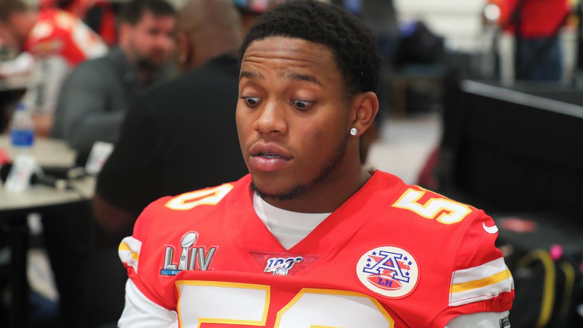 Šampion NFL je podezřelý z brutální vraždy snoubenky, hrozí mu trest smrti