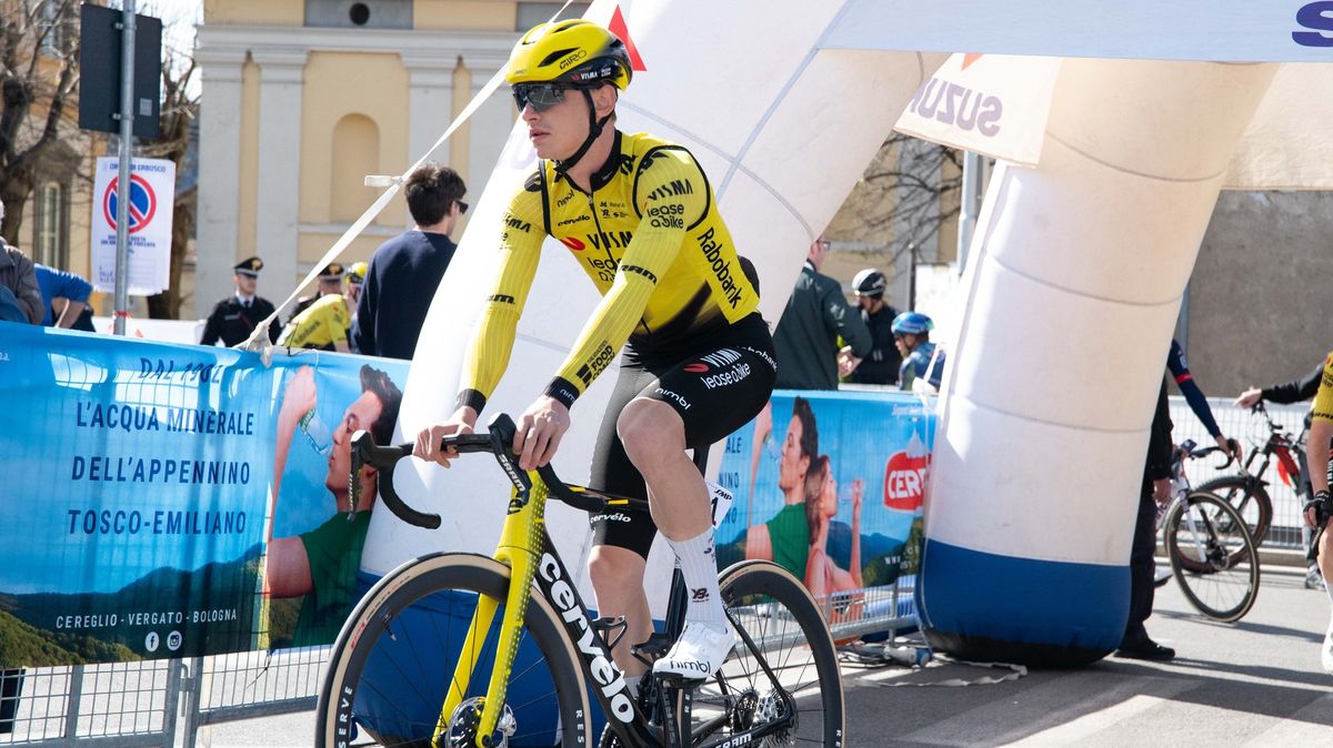 Cyklistická stáj se stala terčem chuligánů