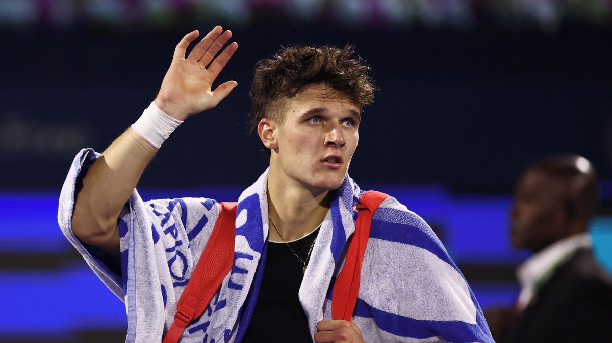 Fanoušci kritizovali Menšíka za zdržování. Turnajem v Indian Wells se přitom šíří virus