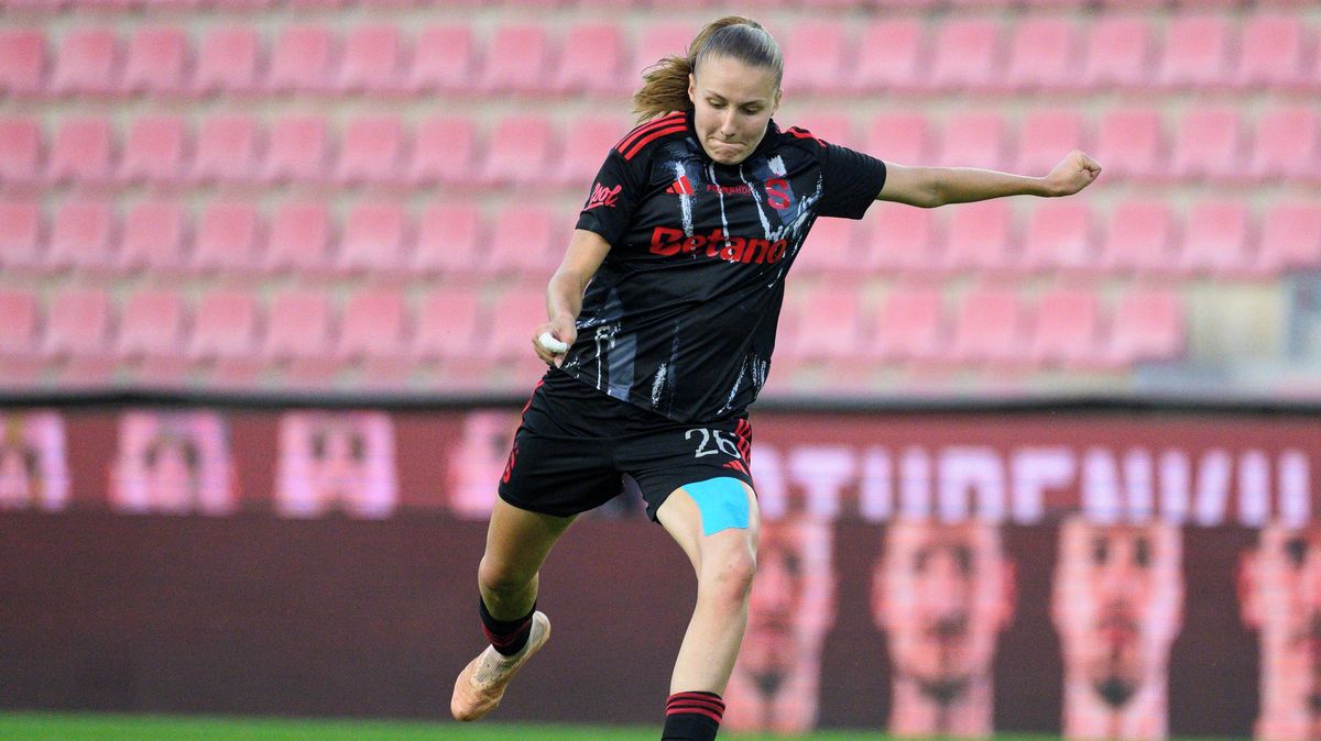 Slavia ztrácí v boji o titul. Ženské derby rozhodla teprve sedmnáctiletá Sparťanka