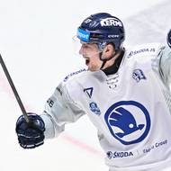 Ondřej Rohlík z Plzně slaví branku.