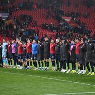 Česká děkovačka po postupu.