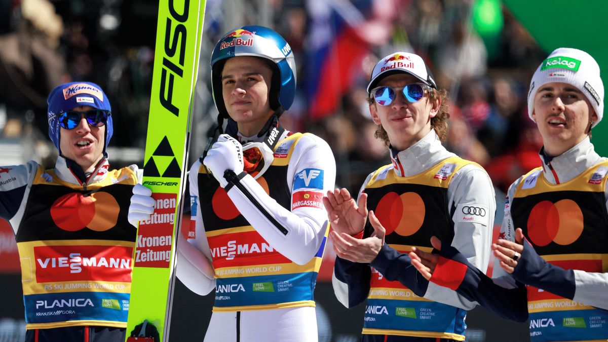 Rakouští skokané ovládli mamutí můstek v Planici, Prevc se štěstím unikl pádu