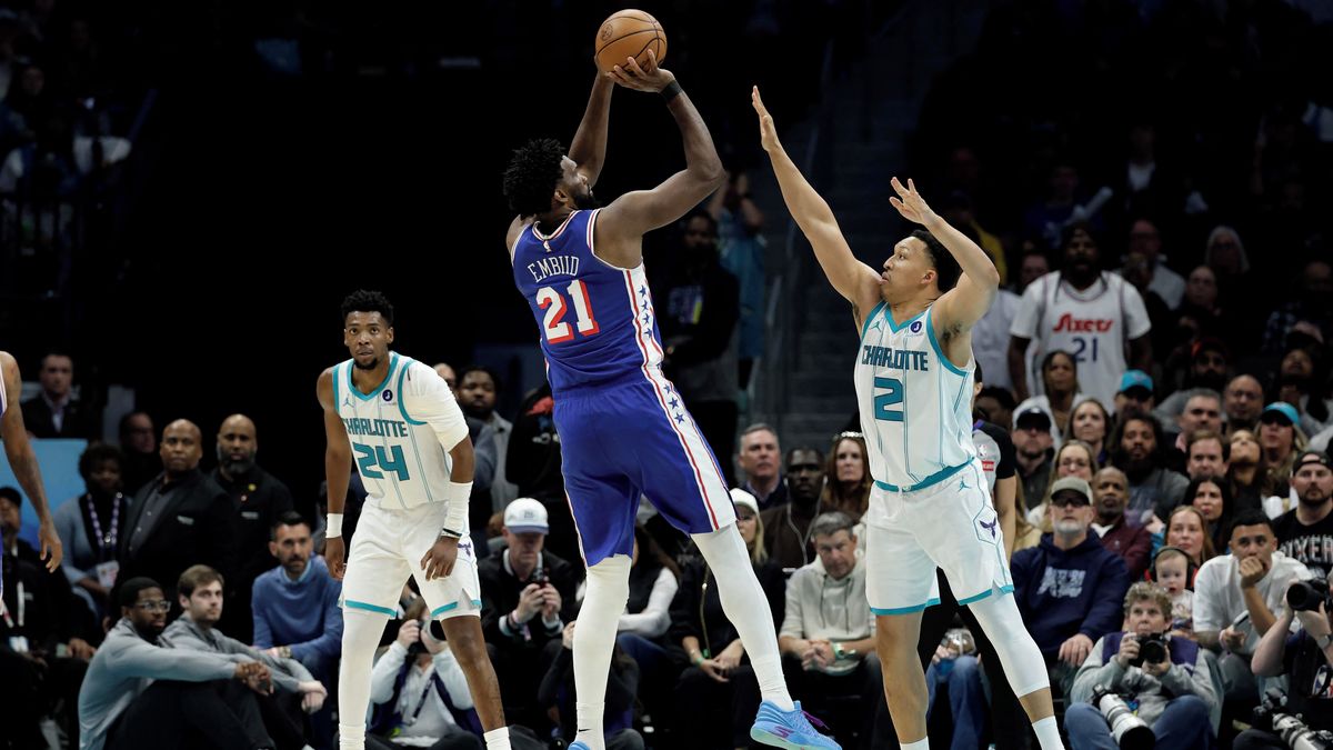 Basketbalisté Philadelphie s uzdravenými oporami vyhráli v NBA v Charlotte