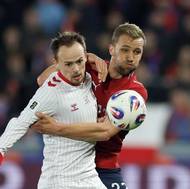 Defenzivní práce Tomáše Součka.