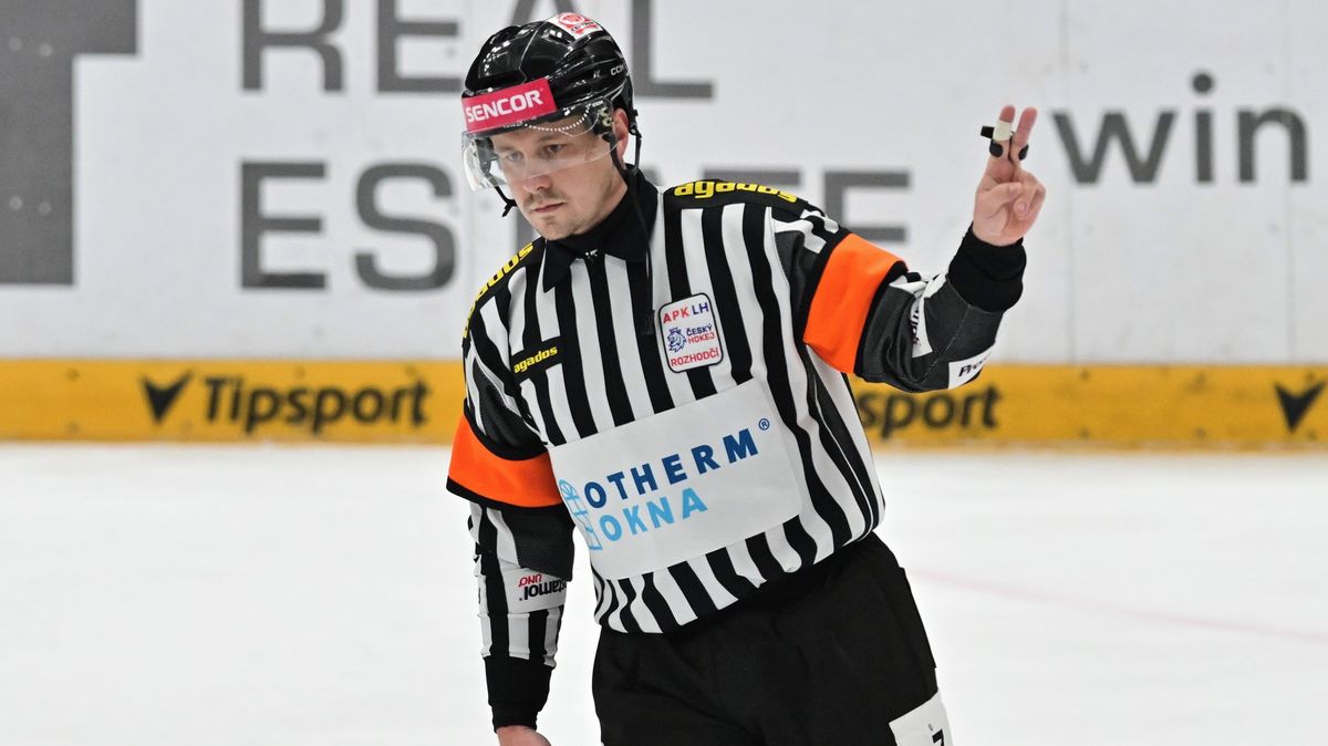 Ještě jednou, tak si tě vychutnám! zpražil sudí Ondráček 16letého hráče Komety. Teď se za svá slova omlouvá