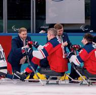 Trenér parahokejové reprezentace Jakub Novotný s kapitánem týmu Radkem Zelinkou