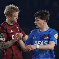 Jaroslav Zelený blahopřeje Wouteru Goesovi.