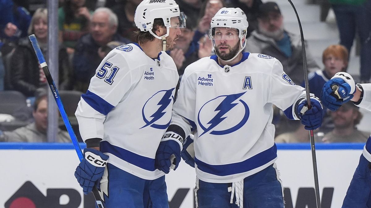 Brutální Nikita. Ani McDavid nestačí ruskému sběrateli bodů z Tampy