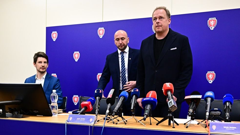 KORUPČNÍ SKANDÁL ONLINE: Sázkařská aféra cloumá českým fotbalem