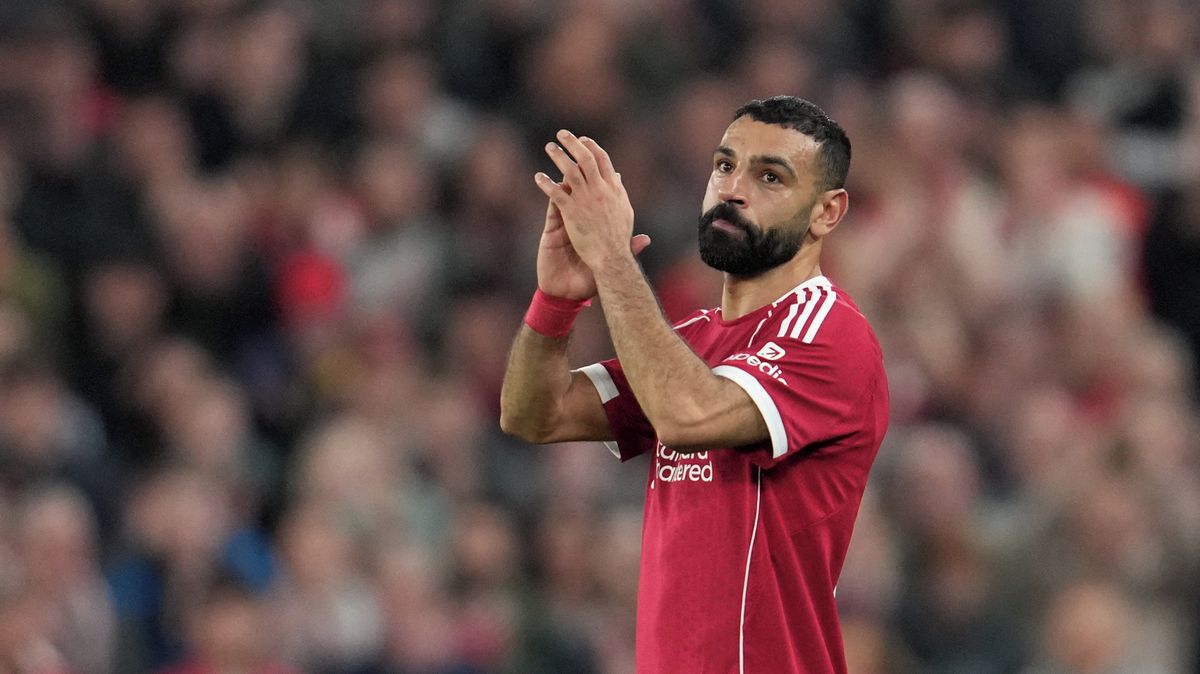 Za Ronaldem, nebo za Messim? Anglická média hojně spekulují, kam zamíří končící hvězda Liverpoolu