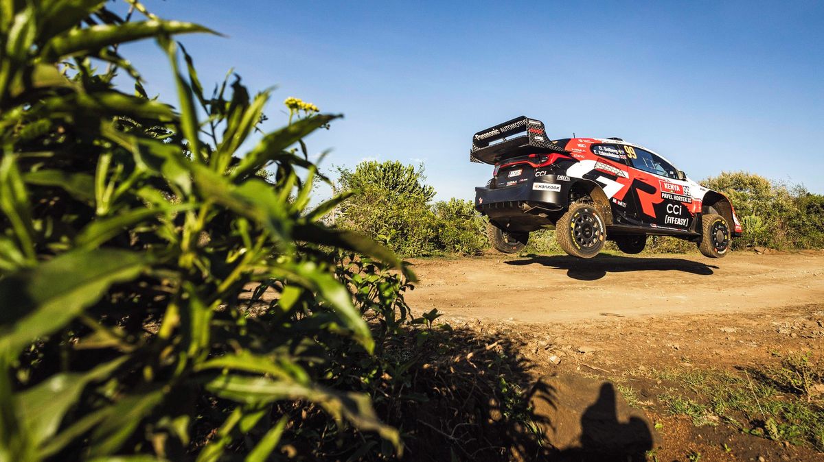 Solberg si hned na úvod Safari rallye vybudoval v bahně půlminutový náskok