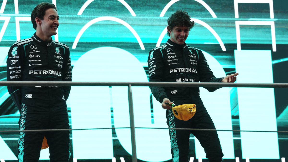 Mercedes věří svým jezdcům. Podle mistra světa jim ale ani titul nezaručí sedačku pro další rok