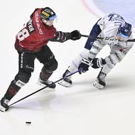 Za tento zákrok šel Tomáš Hyka ze Sparty na trestnou lavici. 